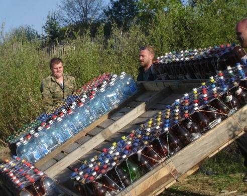 Лодка из пластиковых бутылок (41 фото)